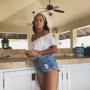 Meet your Posher, Adriana